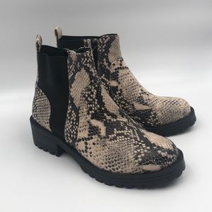 NWT Universal Thread Faux Snakeskin Ankle Boots